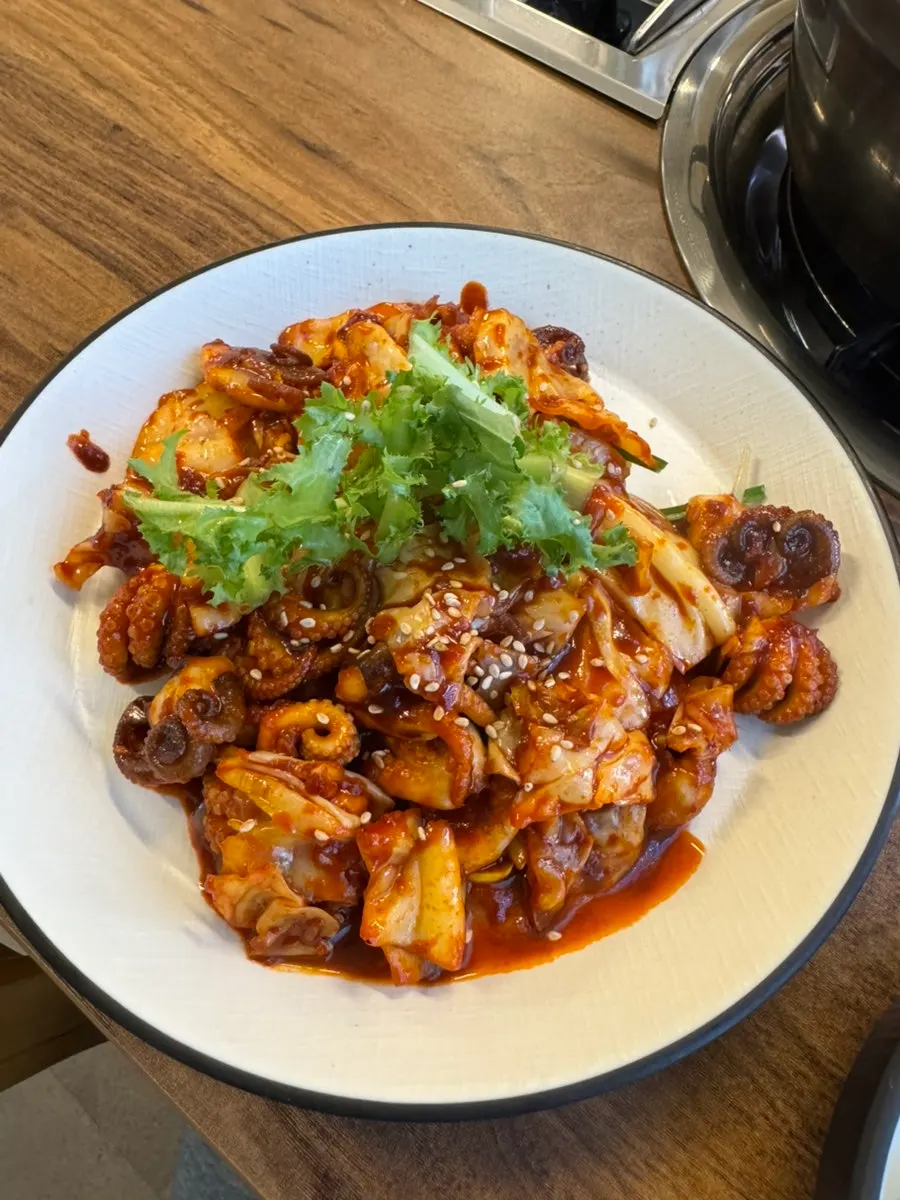 정식과 함께 나온 반찬 구성
