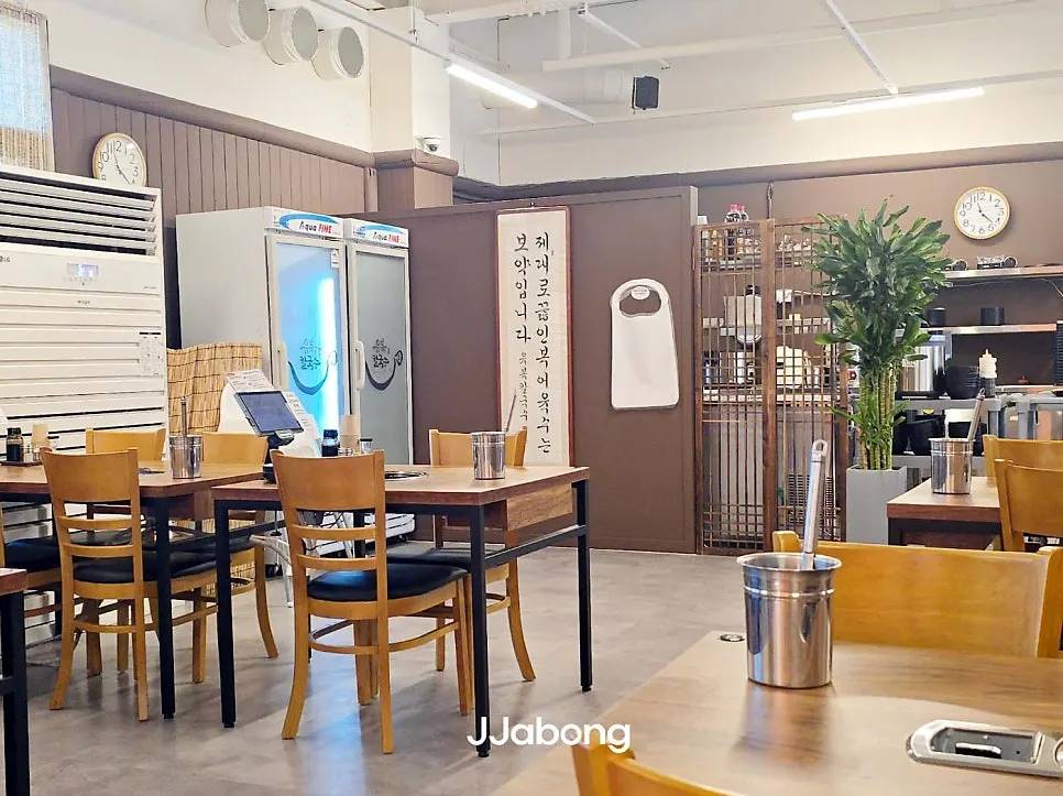 오전 11시대 유복칼국수 매장 입구 모습