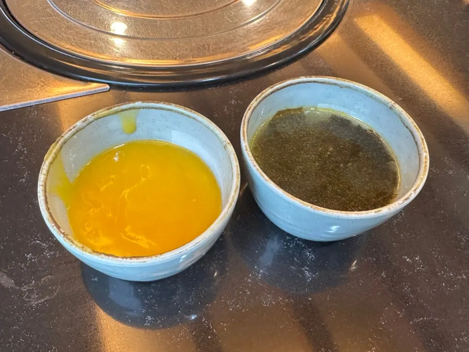 Sweet pumpkin porridge and seaweed soup