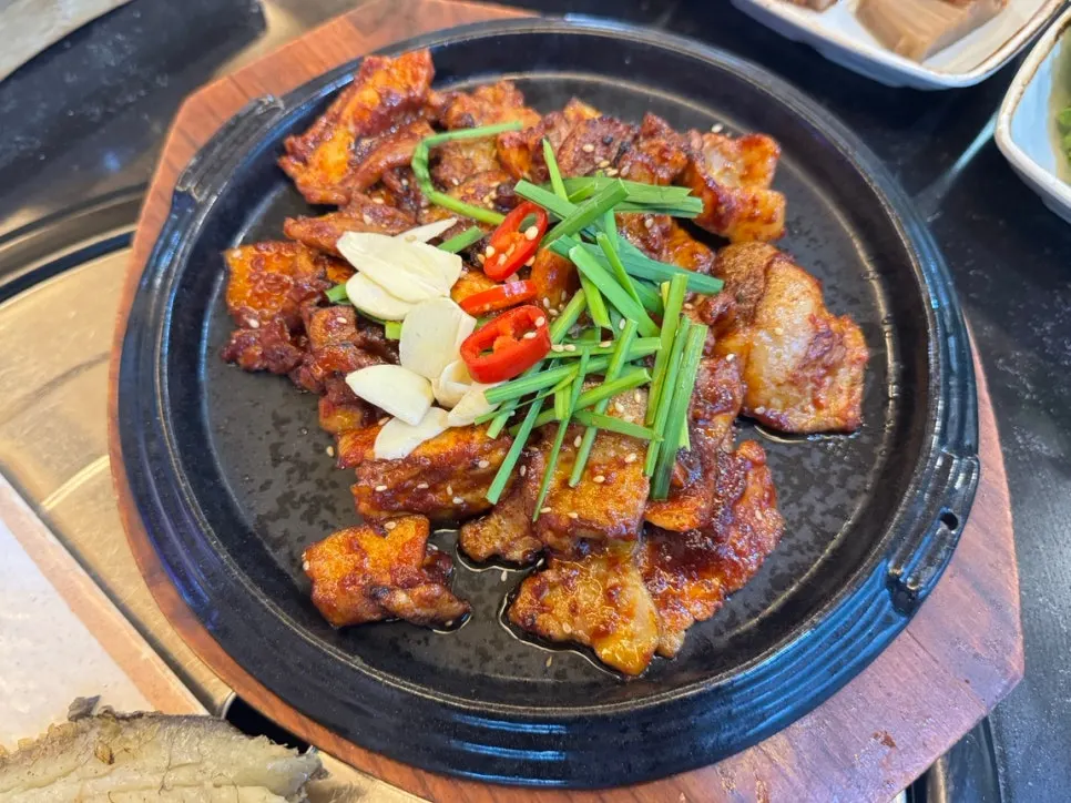 Charcoal-grilled pork set meal