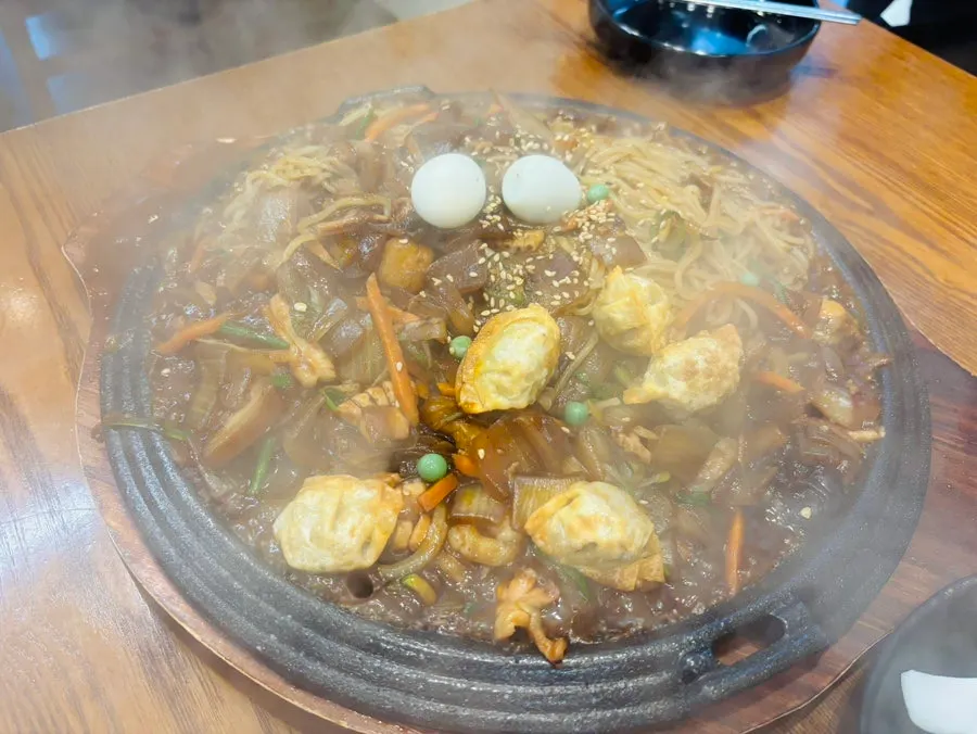 철판볶음짜장과 웰빙찹쌀탕수육 주문 메뉴
