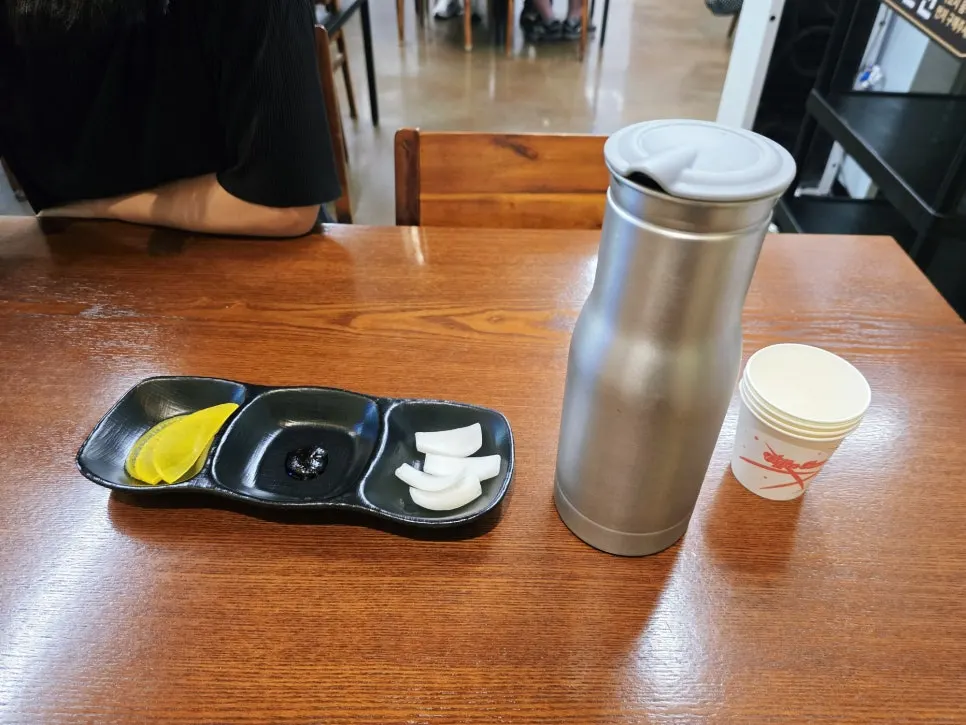 단무지 양파 춘장 기본 세팅