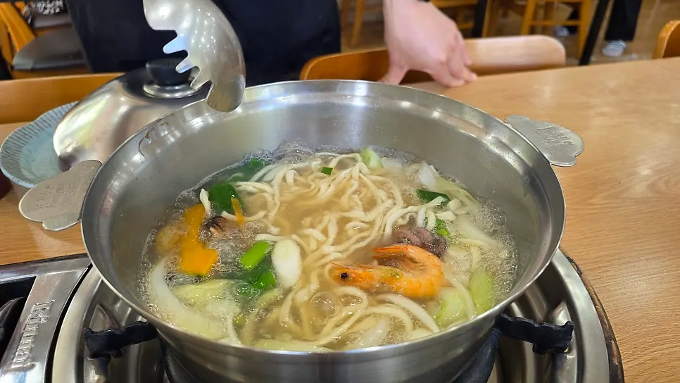 Kalguksu with barley rice and dumplings