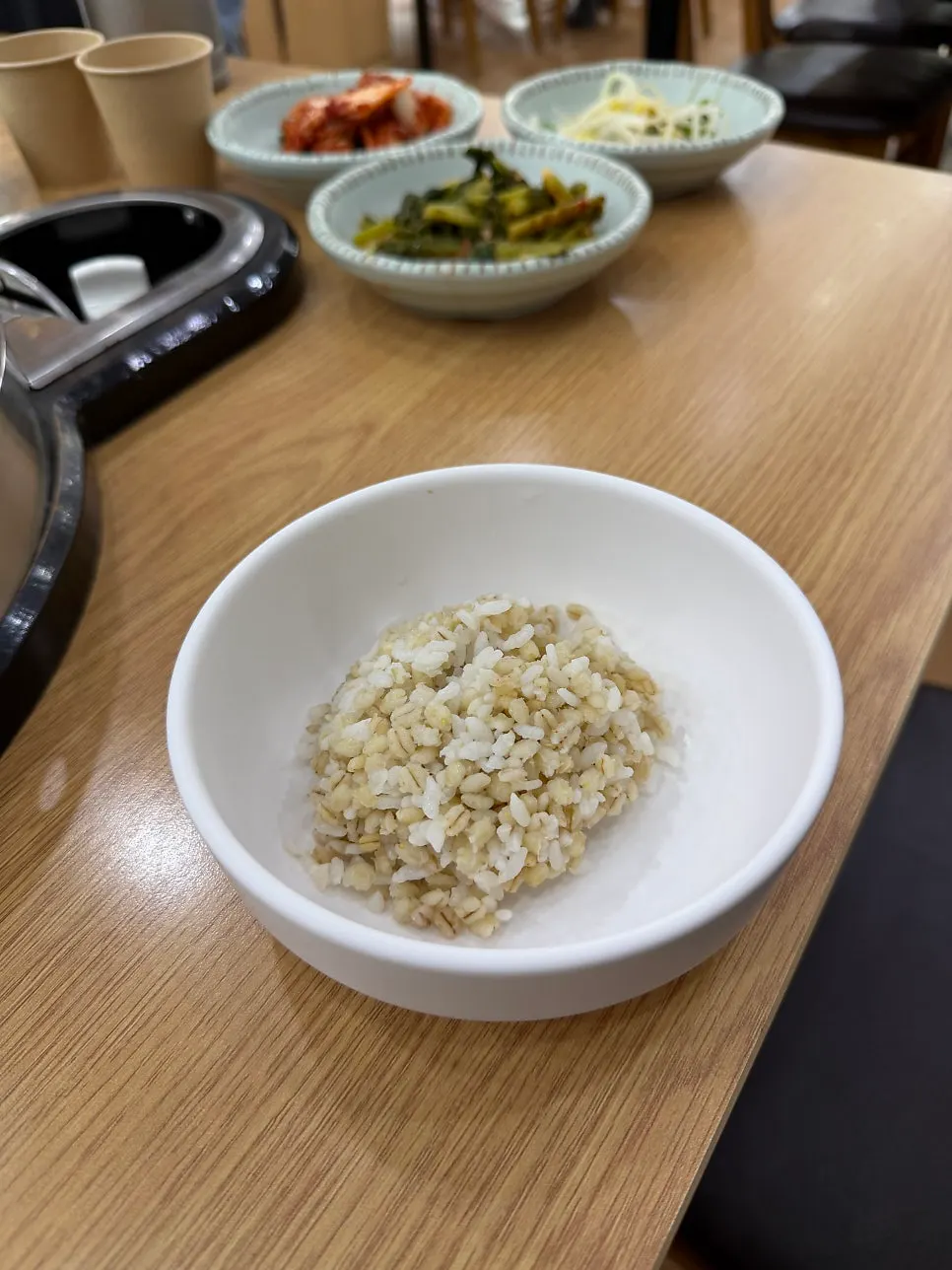 Side dishes and tableware set after ordering