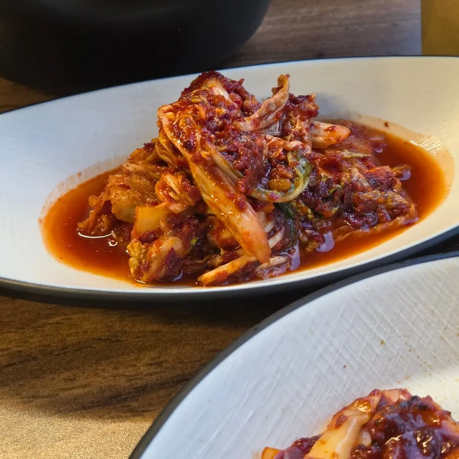 칼국수와 함께 나온 겉절이 김치