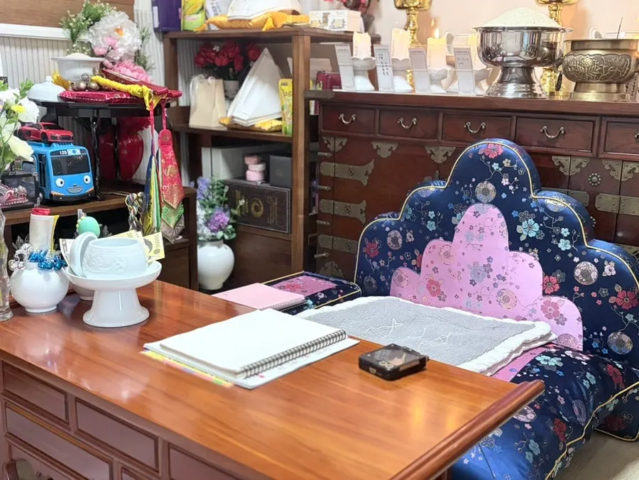 Visiting Jeon Eungsun Bosal, a fortune teller in Cheoin-gu, Yongin