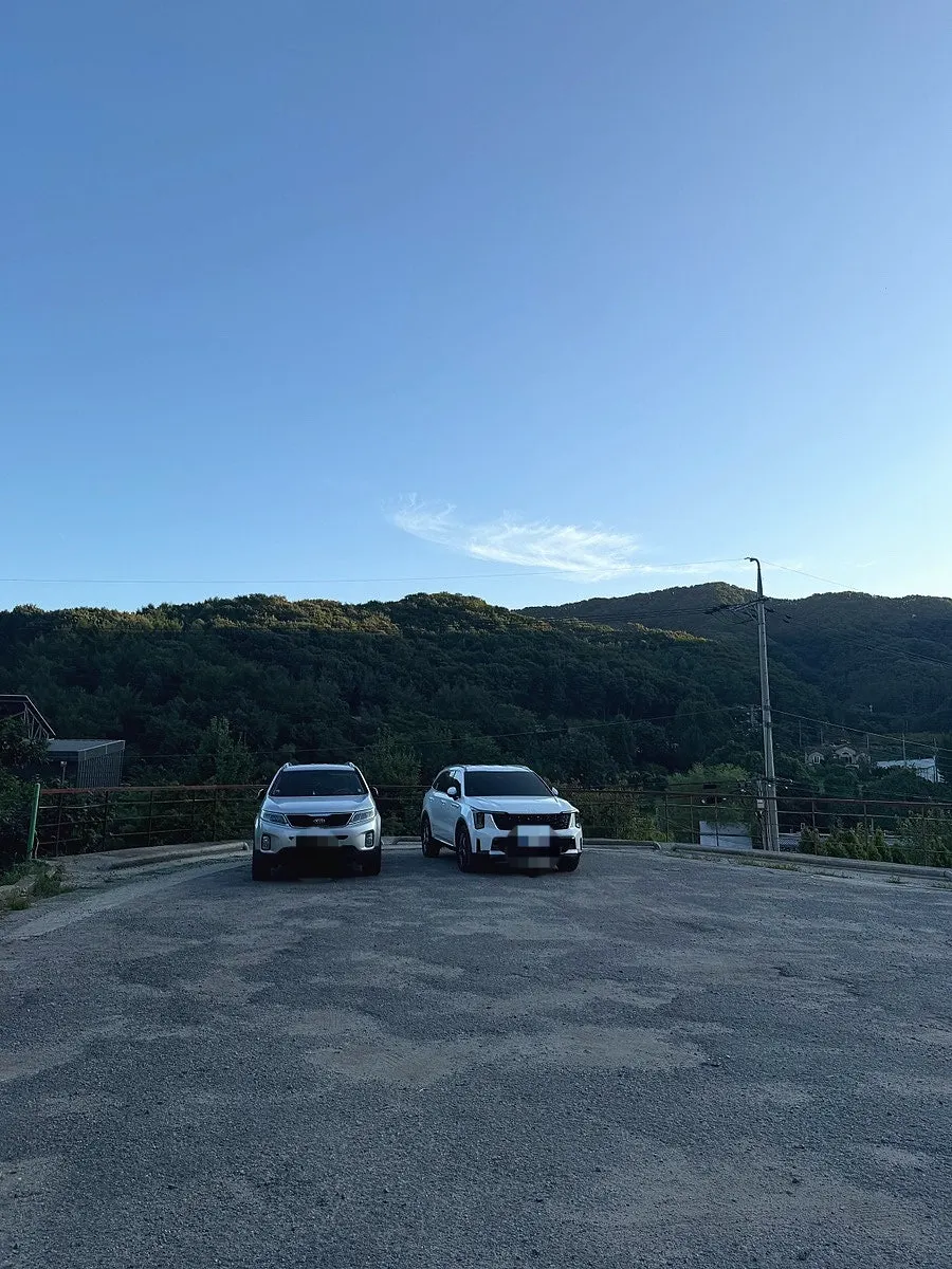 Sotbap Hansang's dedicated parking lot