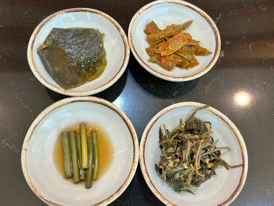 한정식 기본찬 상차림