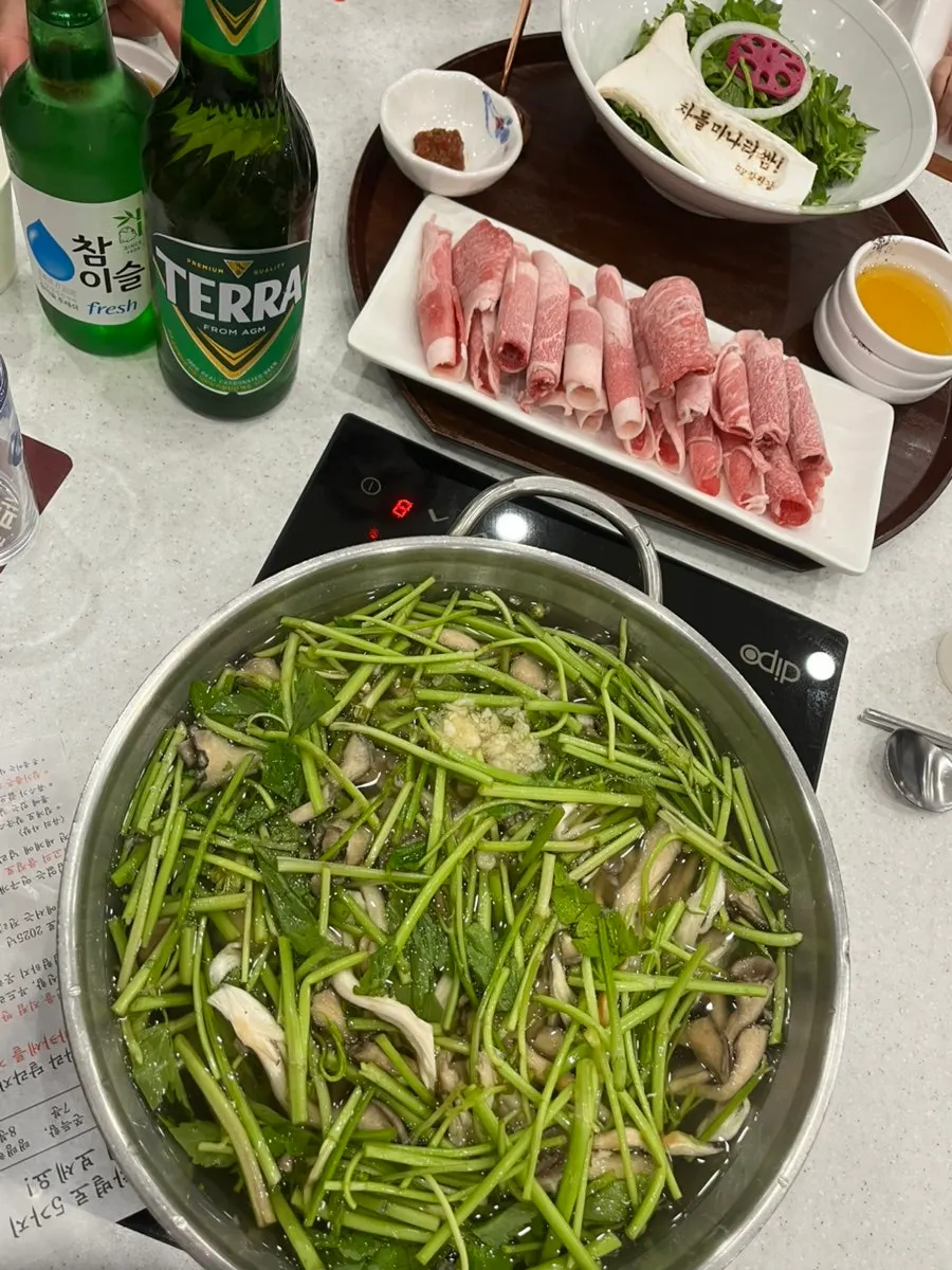 Fresh self-made noodles from Jangwongap Kalguksu