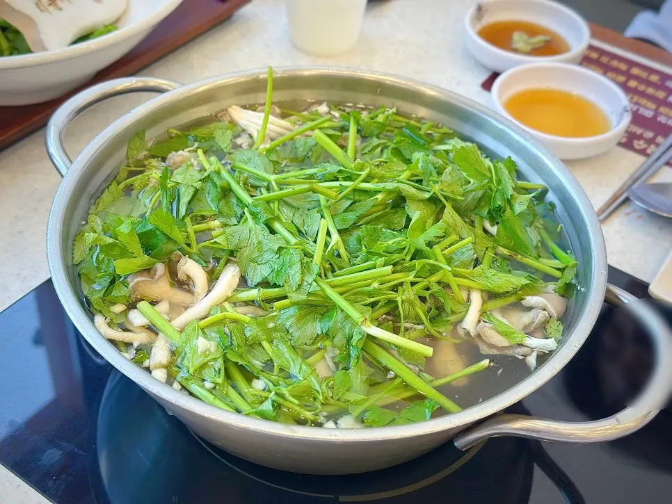 Free baby rice and dried seaweed provided by the restaurant