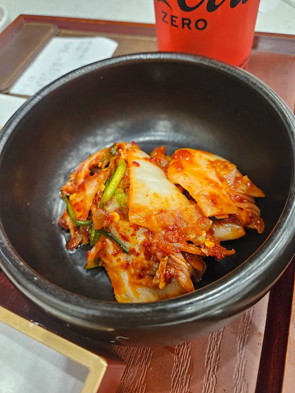 둘이 나눠 먹는 칼국수와 파전