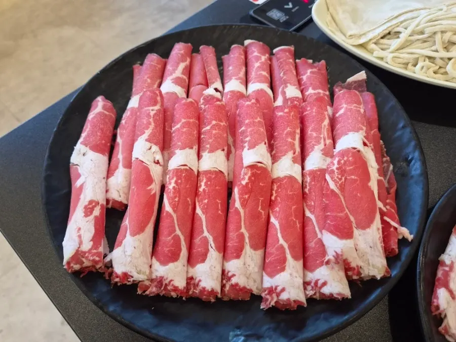 เนื้อชาบูชาบูที่ลวกพอสุก