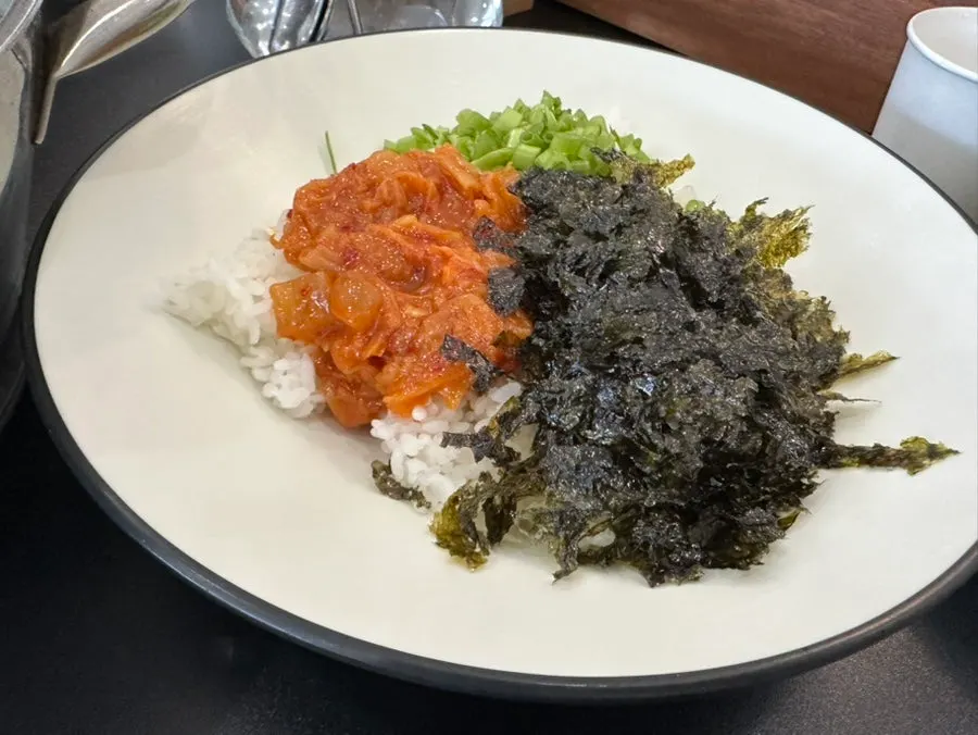 하얀 육수 보통맛 샤브샤브 냄비