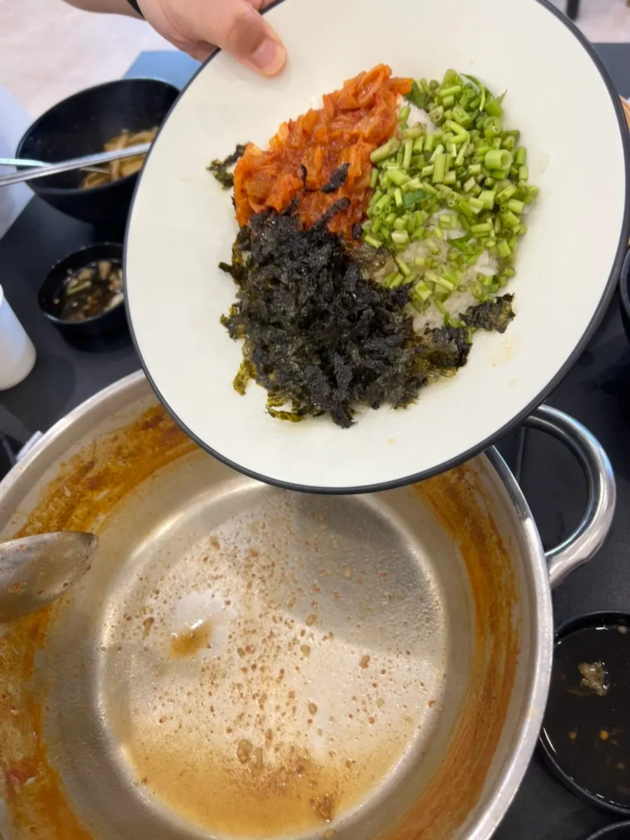 A bowl of kalguksu