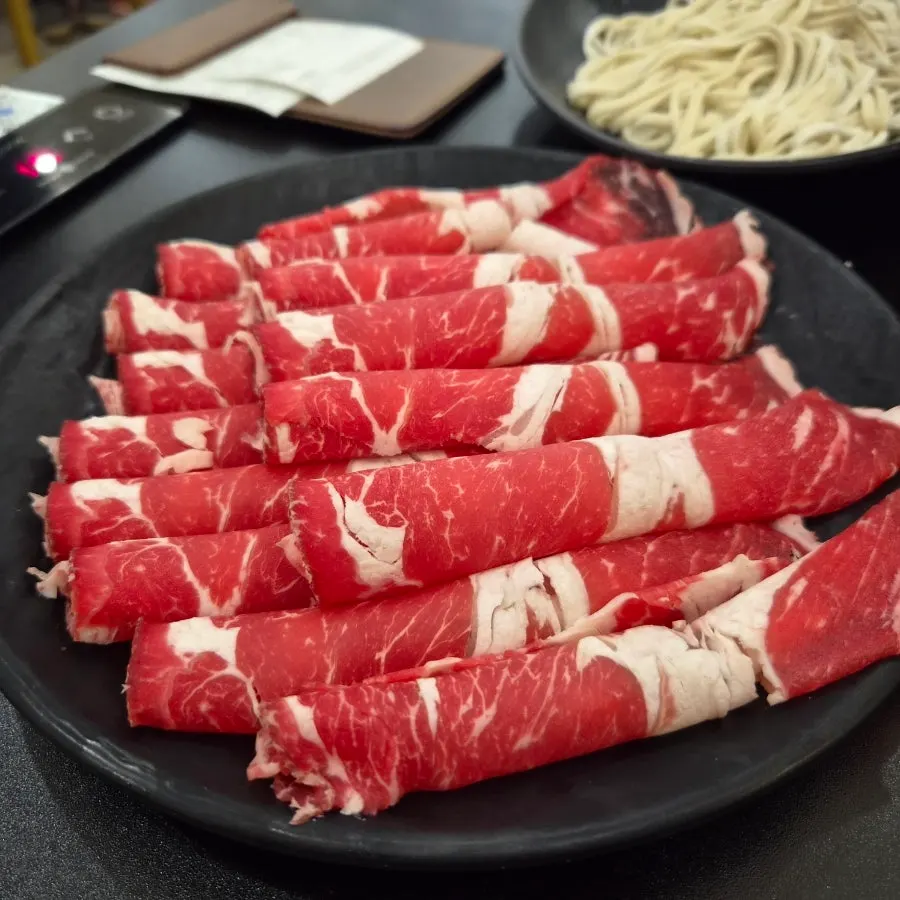 Inside the restaurant before ordering shabu-kalguksu