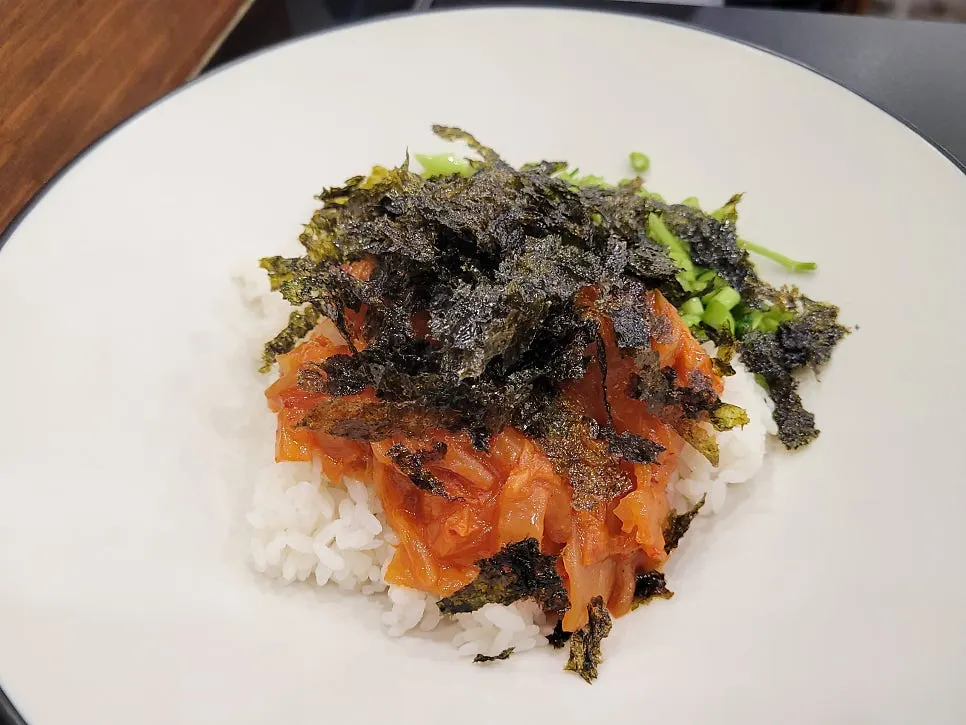 Kalguksu noodles lifted from the pot