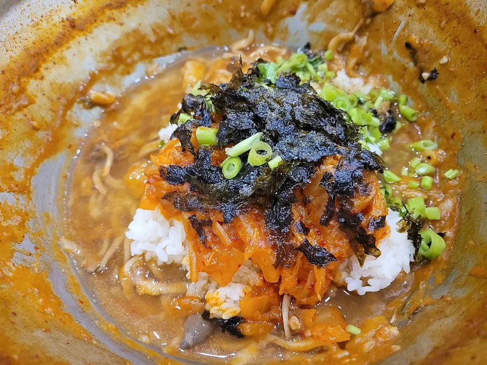 Exterior of Yun Ujae Shabu Kalguksu Gogidong Branch
