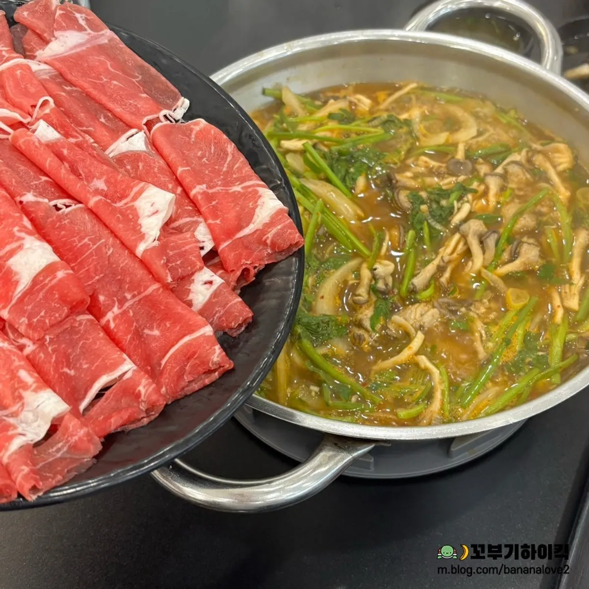 Shabu-kalguksu set with spicy broth