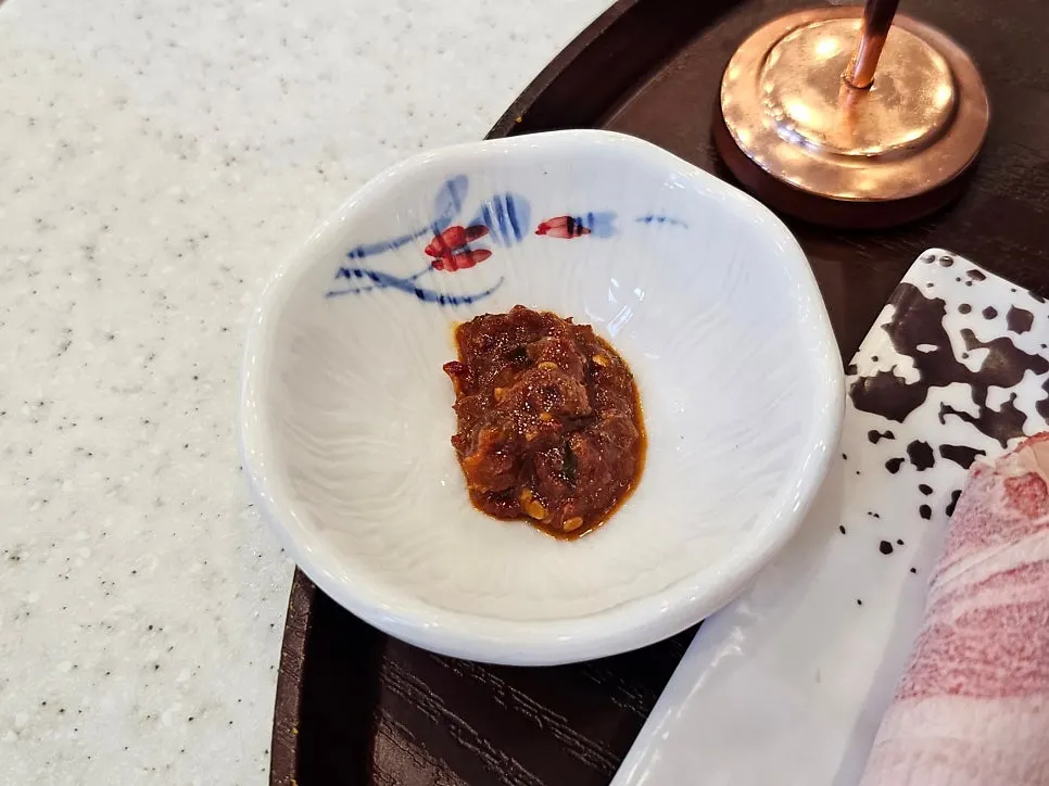 참기름장과 갈치속젓 세팅