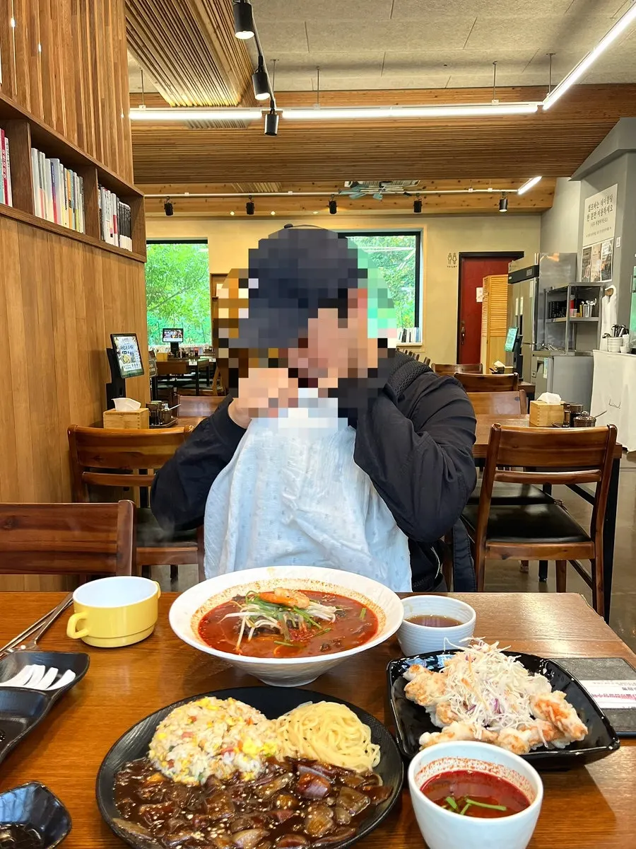 A table at Doseogwan Dwitjip after finishing the meal