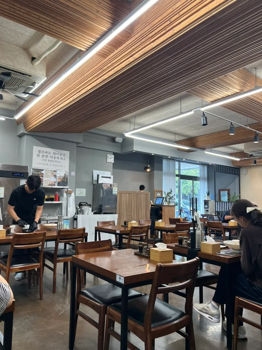도서관뒷집 테이블 세팅