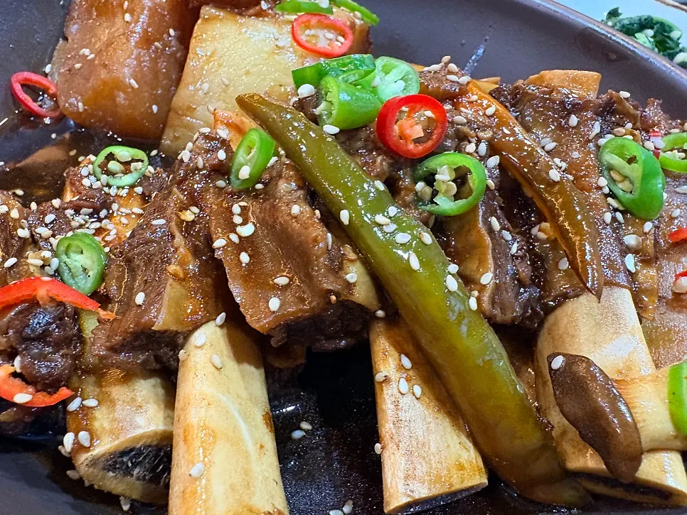 The full galbi-jjim set laid out at once