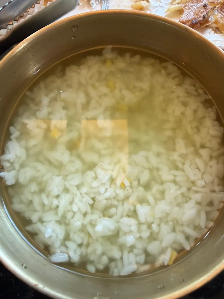 솥밥과 보리굴비 한 점