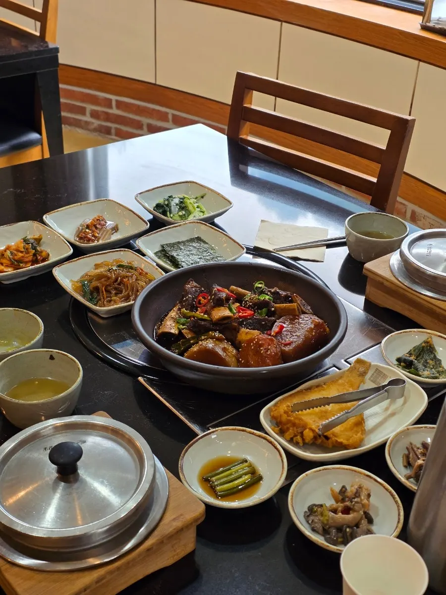 The full table setting after finishing the meal at Sotbap Hansang