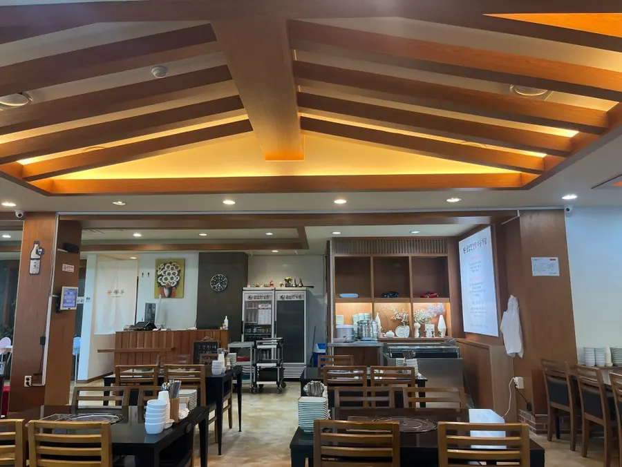 Interior space at Sotbap Hansang