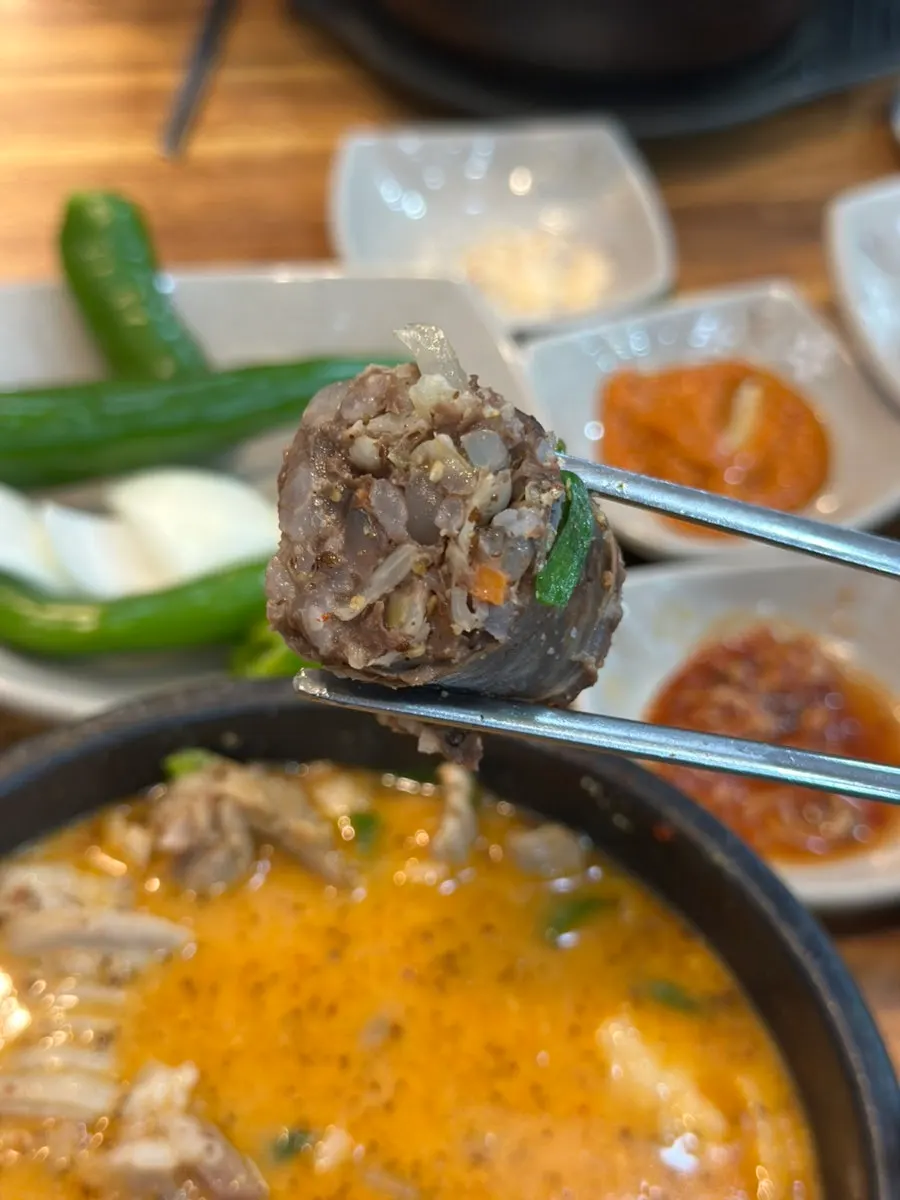 모둠순대에 넉넉히 들어간 허파와 간
