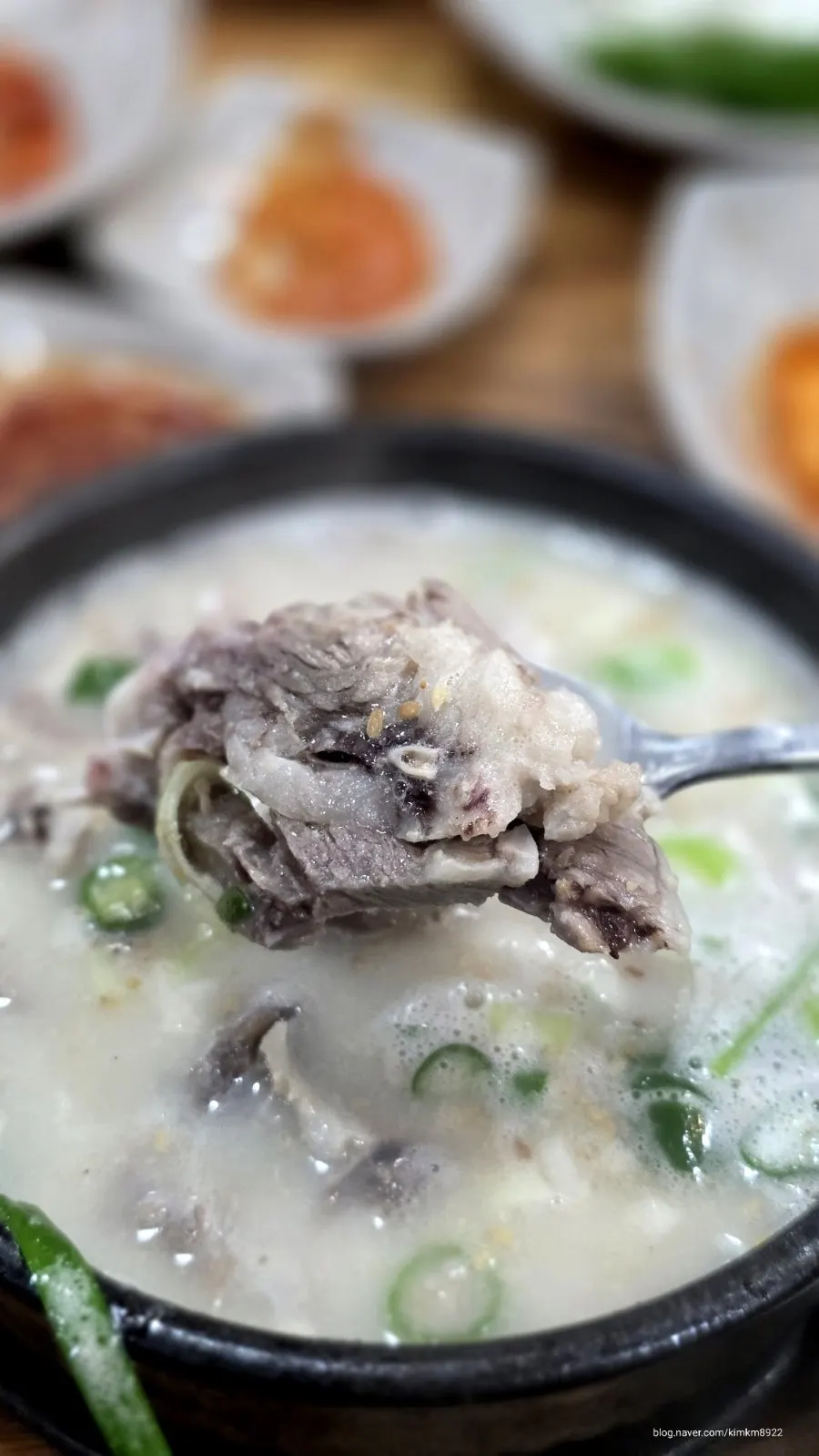 Plump sundae inside the sundaeguk