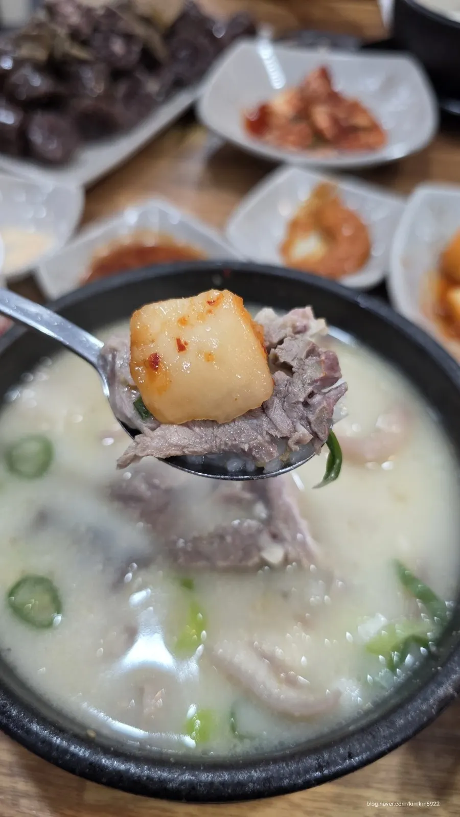 A bite of side dish eaten alongside the sundaeguk