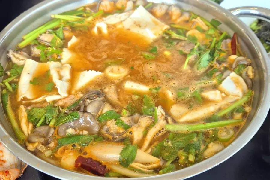 Hourglass for timing shabu-shabu cooking