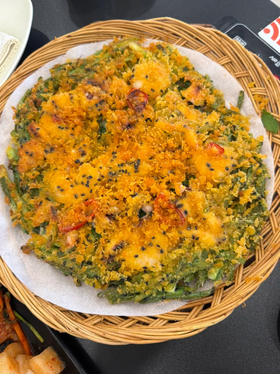 Cross-section of the crispy-fried seafood pajeon