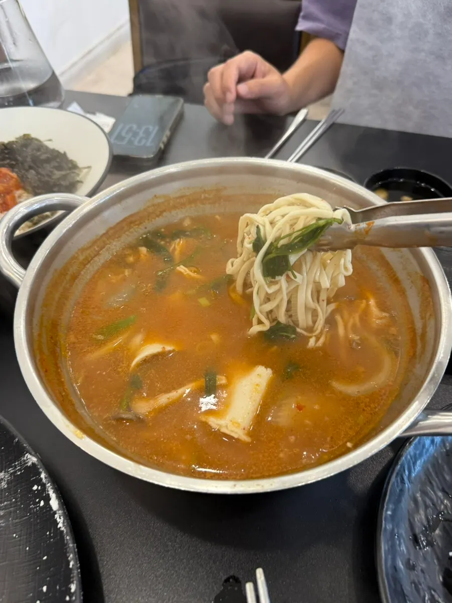Minari and shabu-shabu meat with sauce