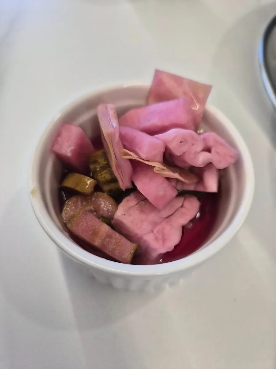 아삭한 피클 한 접시