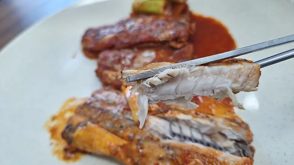 Braised galchi soaked in seasoning sauce
