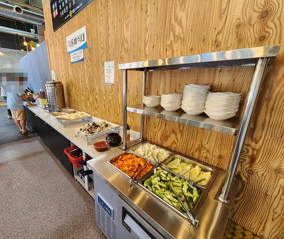 Side dish corner with gosari-namul, japchae and more