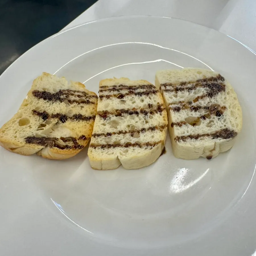 Warm bread served after ordering