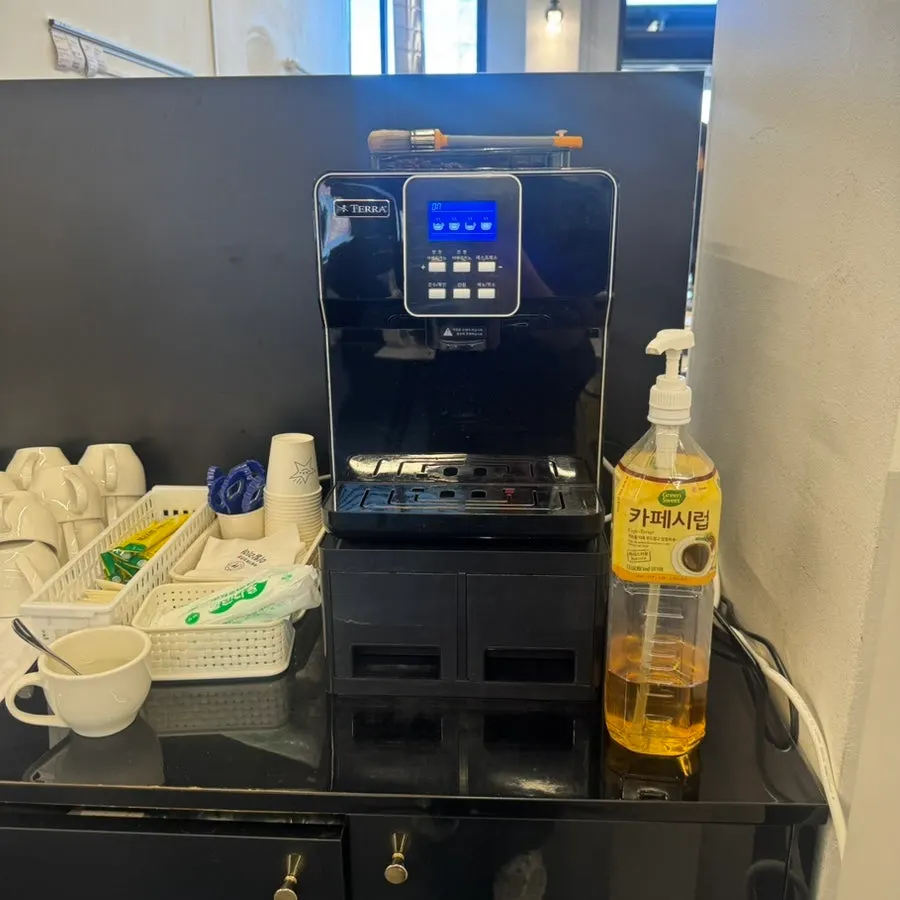 After-meal coffee served after dining