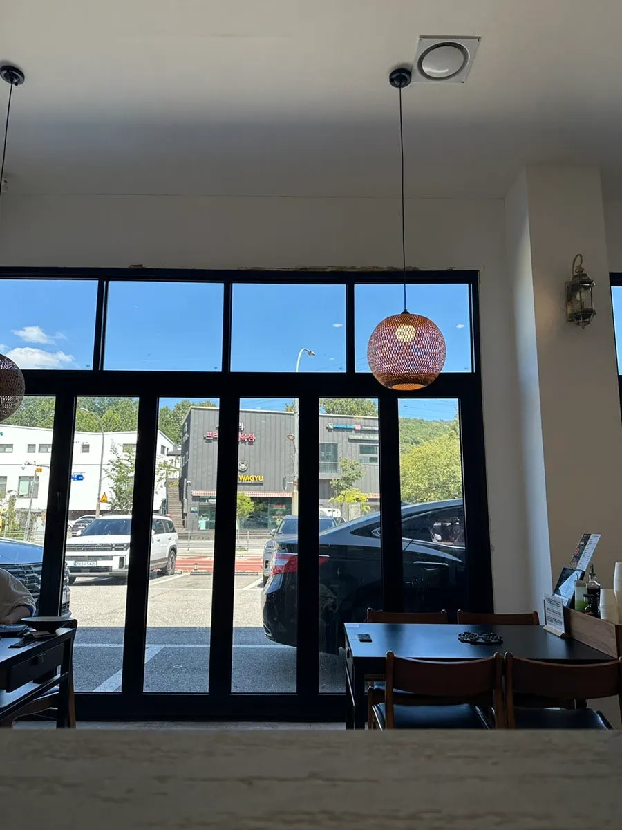 Interior of Yun Ujae Shabu Kalguksu