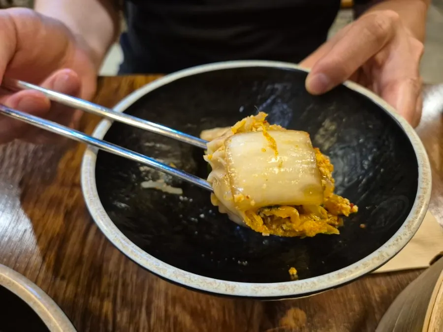 직접 뽑은 생면 칼국수 면발