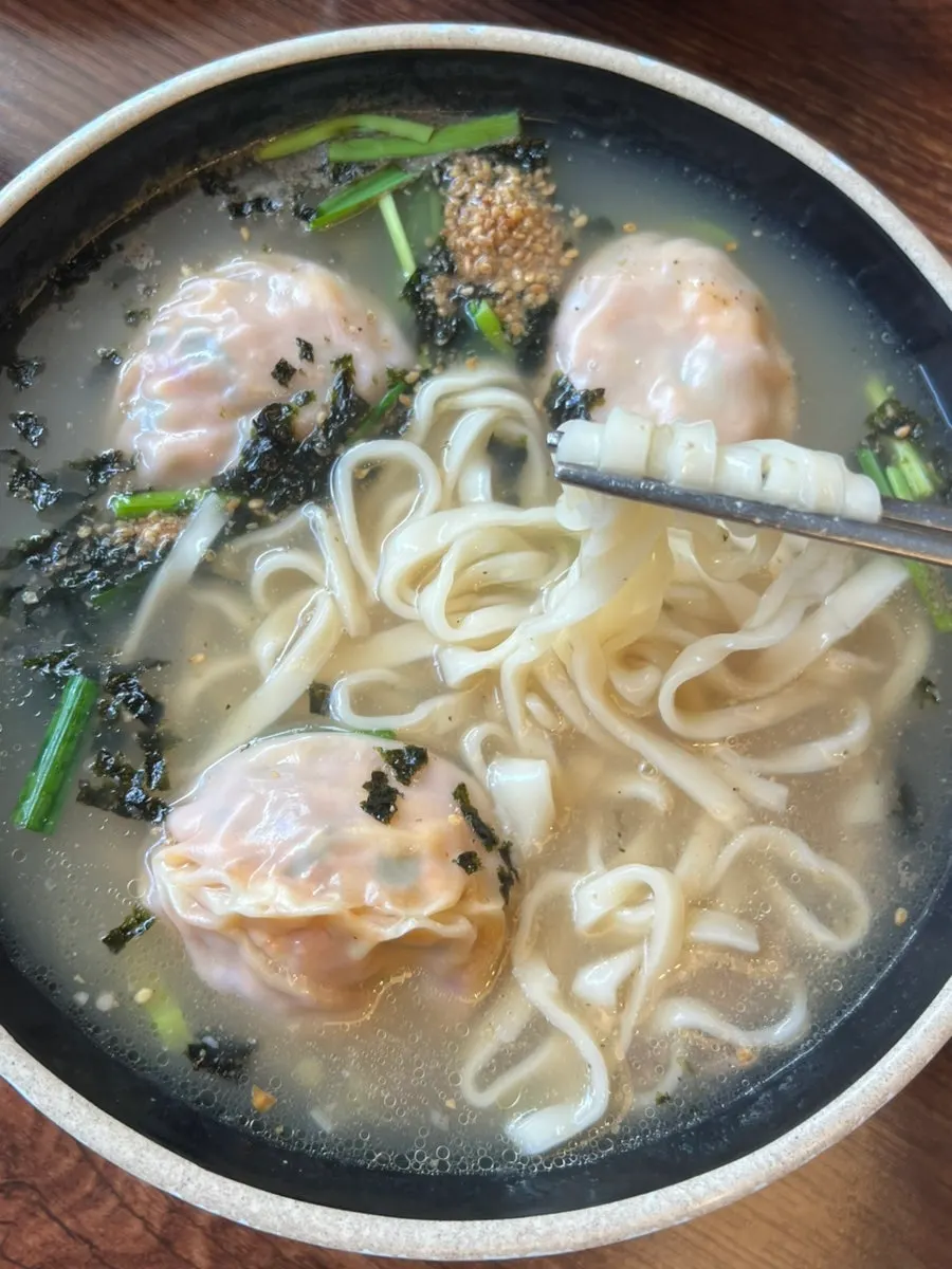 Rich meat-based broth of the kalmandu-guk