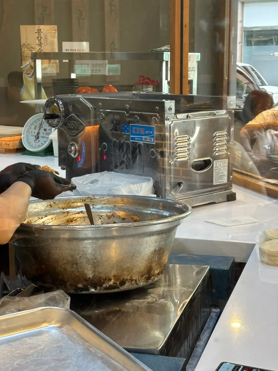 Self-service bar corner at Yongja 1 Gwanpyeong Branch