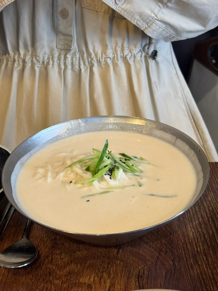 A bowl of bone-broth kalguksu