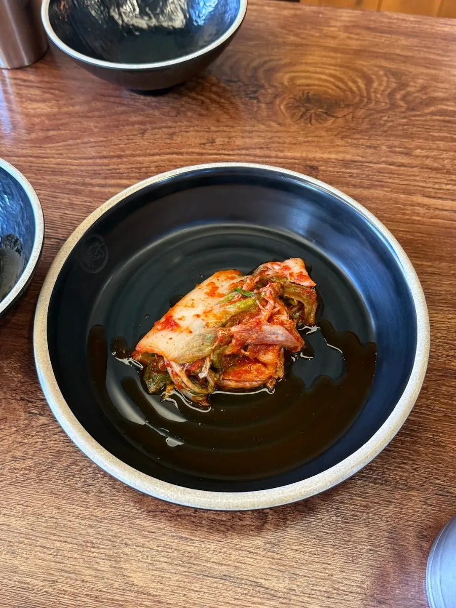 기본 찬으로 나온 겉절이 김치