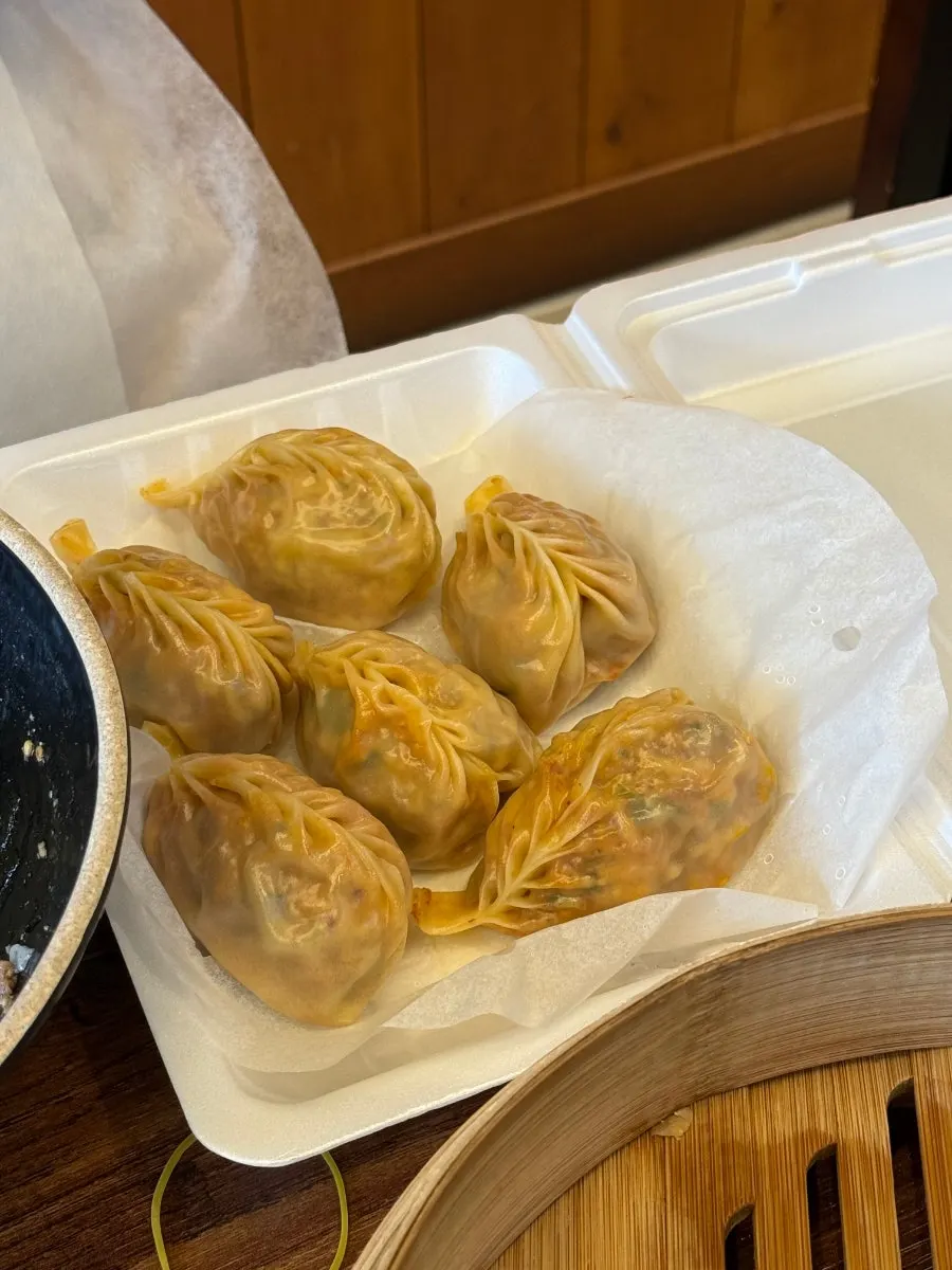 당면과 고기, 김치가 든 만두 속 단면