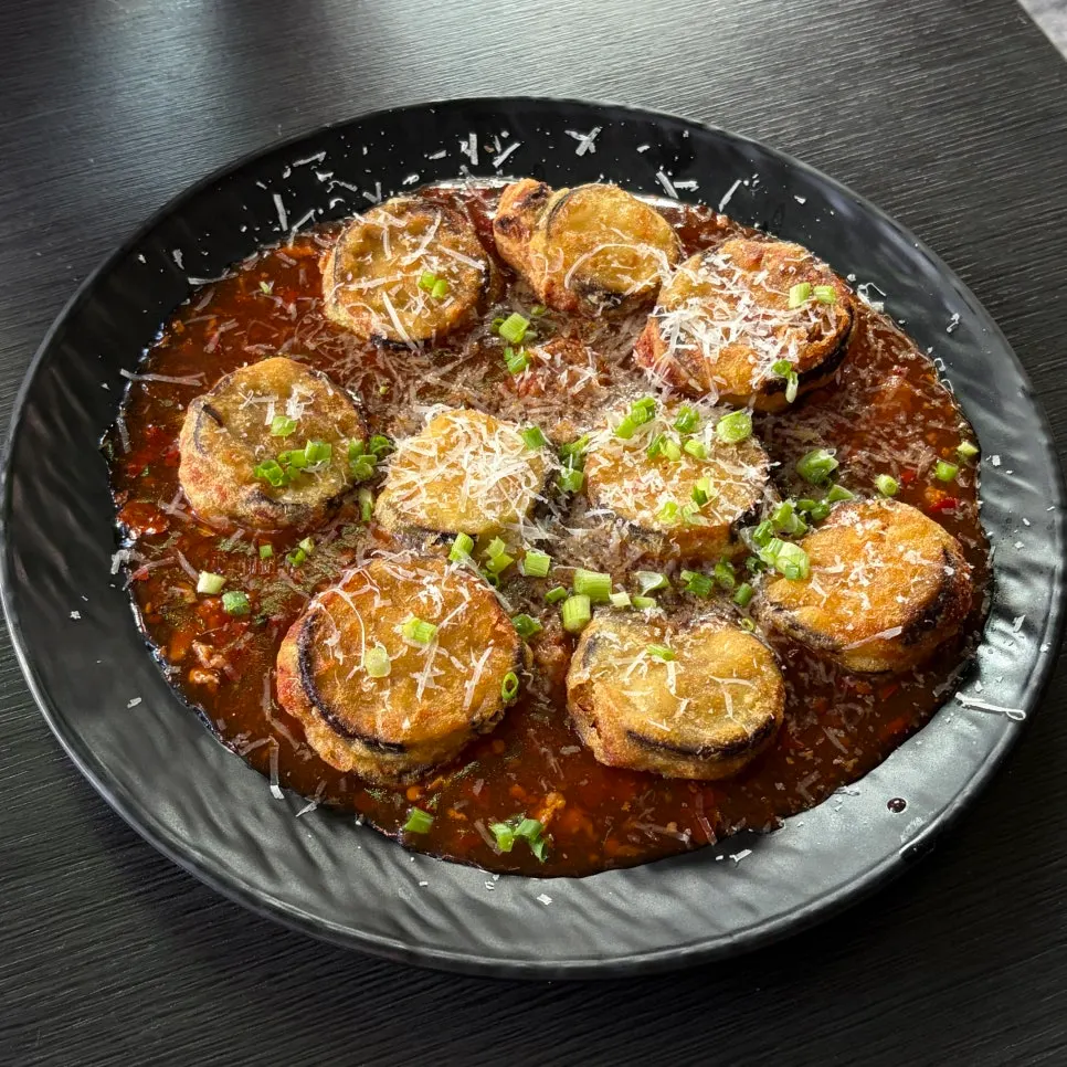 A plate of Yongju's fish-tank eggplant fritters