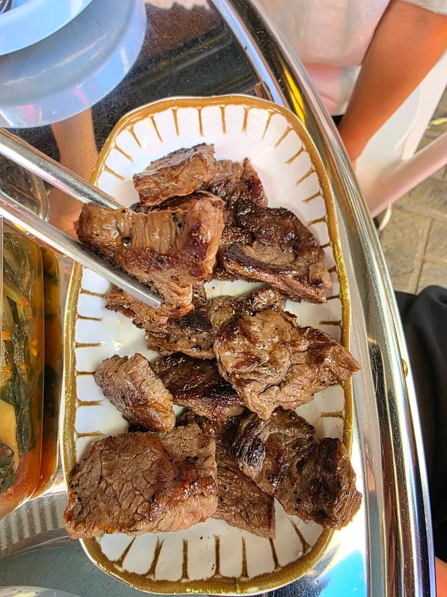 아이들과 나눠 먹은 캠핑 바베큐 상차림