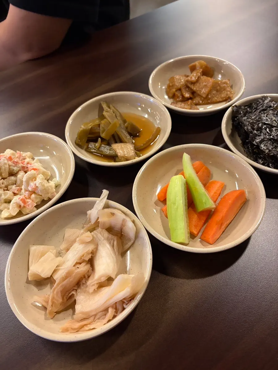 연탄시대 밑반찬 상차림